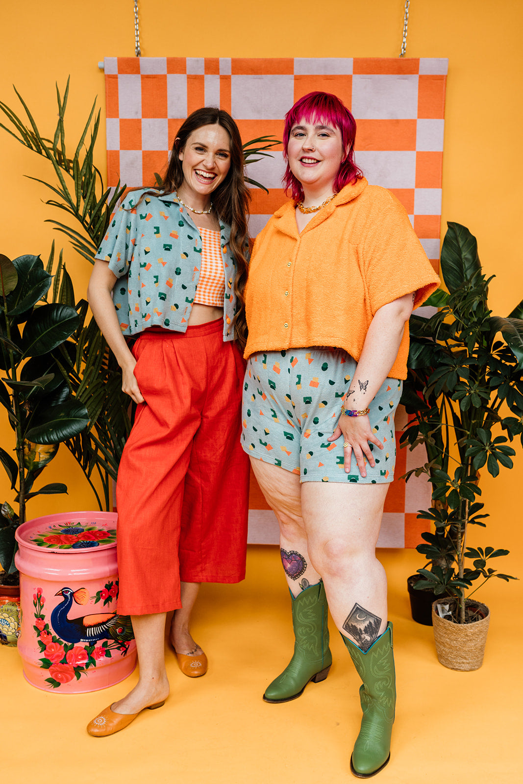 Cropped Bowling Shirt in Aqua Shapes