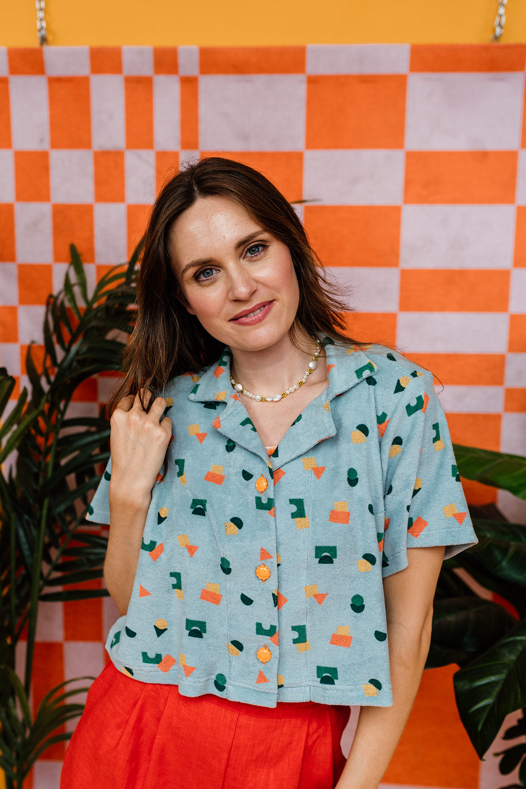 Cropped Bowling Shirt in Aqua Shapes